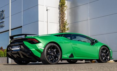 Lamborghini Huracan Tecnica 4