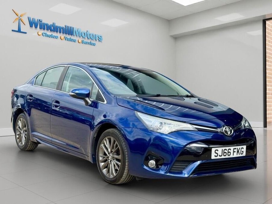 2016 Toyota Avensis exterior view