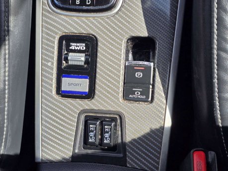 Mitsubishi Outlander 2.4h TwinMotor 13.8kWh 4h SUV 5dr Petrol Plug-in Hybrid CVT 4WD Euro 6 (s/s 29