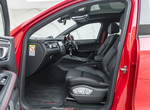 Porsche Macan GTS 15