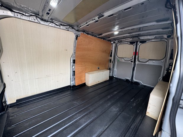 Ford Transit Custom LWB L2H1 Low Roof Limited 300 Air Con Alloys Camera Sensors EURO 6 11