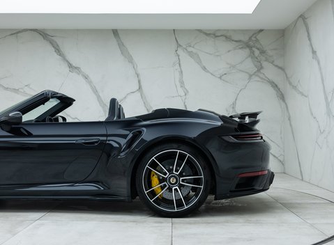Porsche 911 Turbo S Cabriolet (992) 32