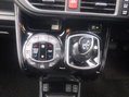 Toyota Voxy Hybrid 10