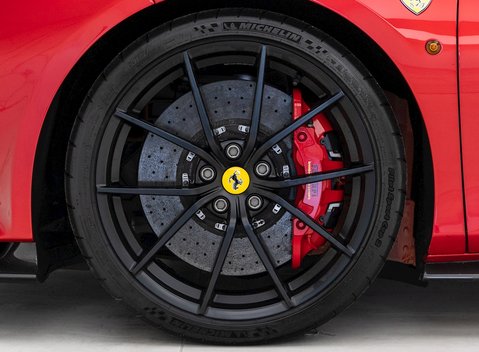 Ferrari 488 Pista 8
