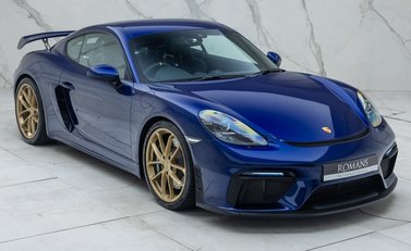 Porsche Cayman GT4 (718) 11