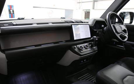 Land Rover Defender D300 Hard Top x-Dynamic HSE - Jump Seat - High Spec Just Serviced - VAT Q 21
