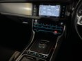 Jaguar XF V6 S 15