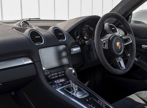 Porsche 718 Cayman GTS 15