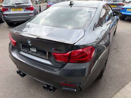 BMW M4 M4 COMPETITION 18