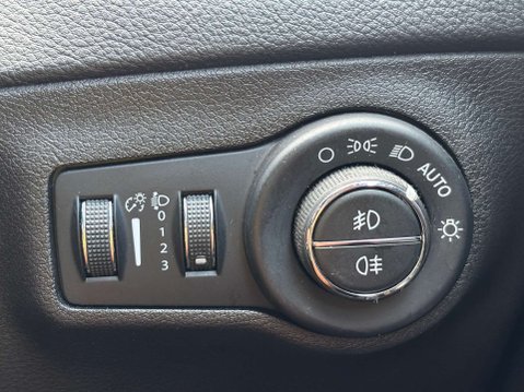 Jeep Compass 1.4 Compass Limited Edition MultiAir II 4x2 5dr 39