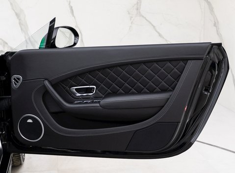 Bentley Continental GT V8 S Convertible Black Edition 21
