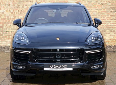 Porsche Cayenne Turbo S 31