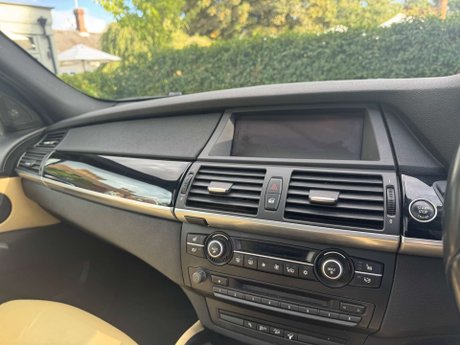 BMW X5 M 4.4i V8 Steptronic xDrive Euro 5 5dr 30