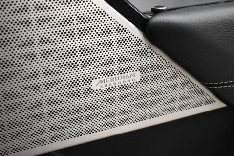 Land Rover Range Rover Velar 2.0 Range Rover Velar R-Dynamic SE D180 Auto 4WD 5dr 39