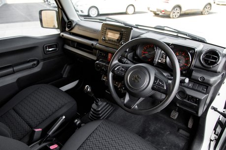 Suzuki Jimny SZ4