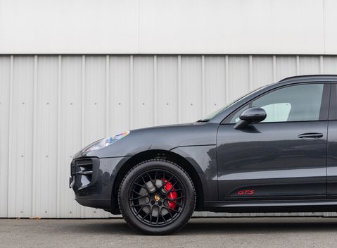 Porsche Macan GTS 30