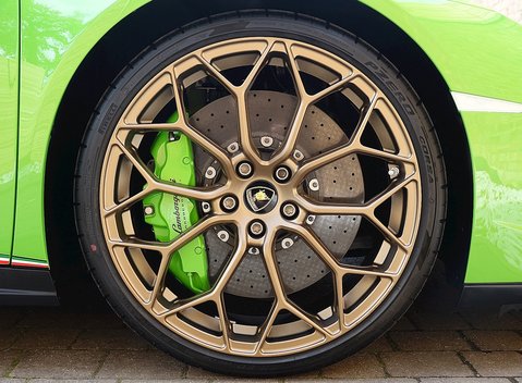 Lamborghini Huracan Performante 14