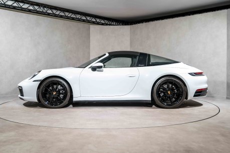 Porsche 911 TARGA 4 PDK. WARRANTY. ADAPTIVE CRUISE CONTROL. HEATED SEATS. HEATED WHEEL 10