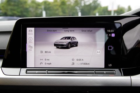 Volkswagen Golf LIFE TSI 29