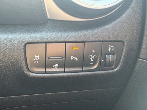 Hyundai KONA 39kWh Premium SUV 5dr Electric Auto (10.5kW Charger) (136 ps) 16