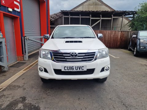Toyota Hilux INVINCIBLE 4X4 D-4D DCB 2