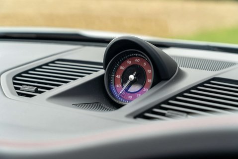 Porsche 911 Targa 4 GTS PDK 13