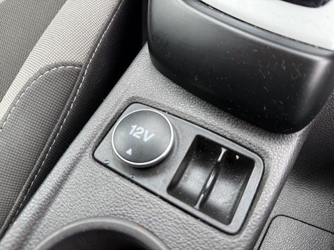 Ford Focus 1.0T EcoBoost Zetec Euro 5 (s/s) 5dr 25