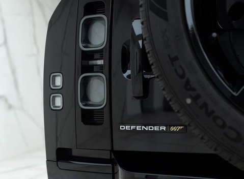 Land Rover Defender 90 V8 Bond Edition 8