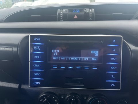 Toyota Hilux ACTIVE 4WD D-4D DCB 11