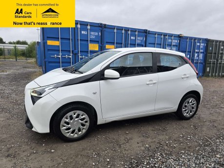Toyota Aygo 1.0 VVT-i x-play Hatchback 5dr Petrol x-shift Euro 6 (Safety Sense) (71 ps) 3
