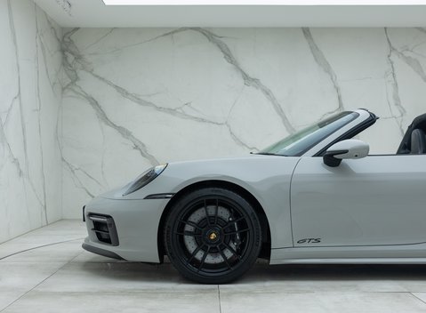 Porsche 911 Targa 4 GTS (992) 40