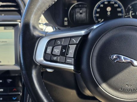 Jaguar F-Pace 2.0 D180 R-Sport SUV 5dr Diesel Auto AWD Euro 6 (s/s) (180 ps) 58