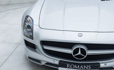 Mercedes-Benz SLS AMG 28