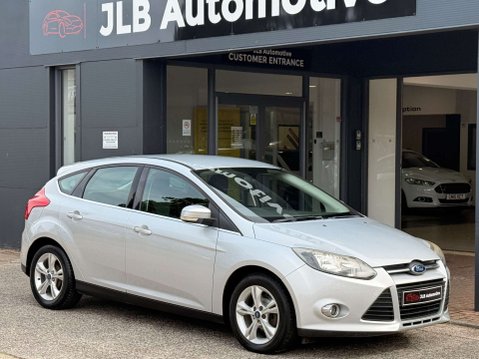 Ford Focus 1.6 Focus Zetec 105 5dr 3