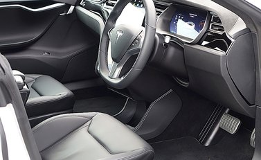 Tesla Model S P85D 13