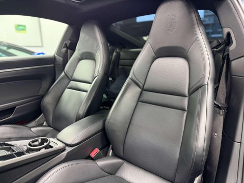Porsche 911 3.0T 992 Carrera 4S Coupe 2dr Petrol PDK 4WD Euro 6 (s/s) (450 ps) 28
