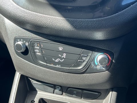 Ford Transit Courier SPORT TDCI 24