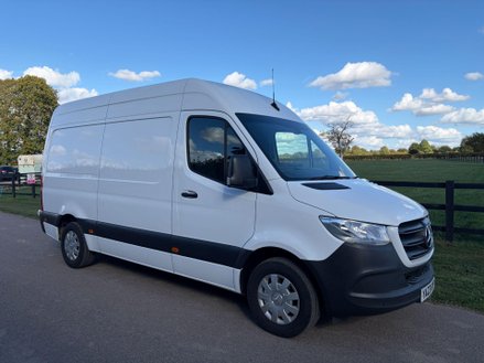 Mercedes-Benz Sprinter 2.0 315 CDI Premium Panel Van 5dr Diesel G-Tronic RWD L2 H2 Euro 6 (s/s) (1
