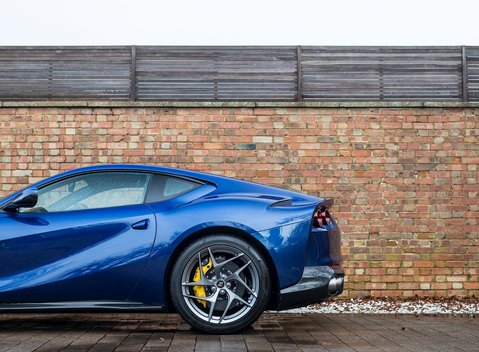 Ferrari 812 Superfast 29