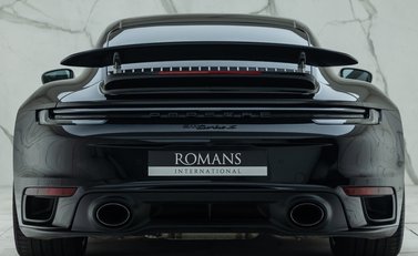 Porsche 911 Turbo S (992) 8