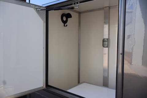 Renault Master 3.5 ton Coach Built Freddie Gover Horsebox with uprated suspension alloys  21