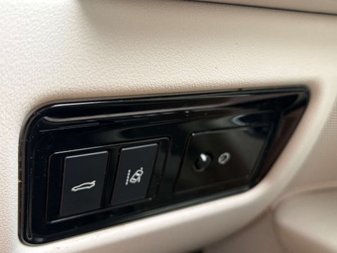 Jaguar XF 2.0 XF Portfolio D Auto 4dr 69