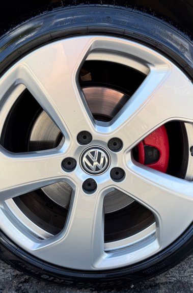 Volkswagen Golf GTI LAUNCH DSG - APPLE CAR PLAY - 2 OWNERS - 9 SERVICES RECORDED 