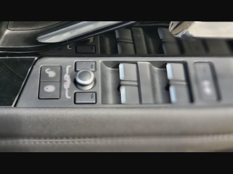 Land Rover Discovery Sport R-DYNAMIC HSE 31