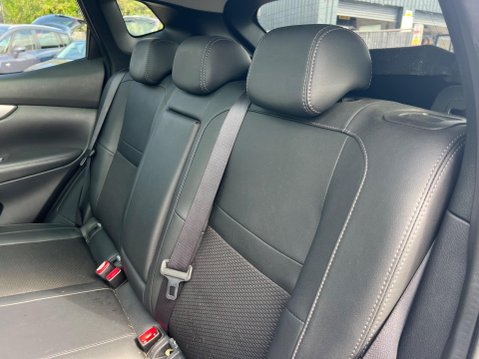Nissan Qashqai 1.2 DIG-T Tekna Euro 6 (s/s) 5dr 29