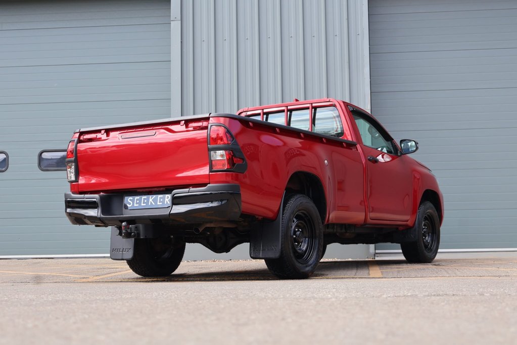 Toyota Hilux 2023 ACTIVE 4WD D-4D S/C only 3000 miles styled by seeker leather seats  8
