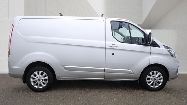 Ford Transit Custom SWB L1H1 Low Roof Limited 300 Air Con Alloys Sensors EURO 6 NO VAT 3