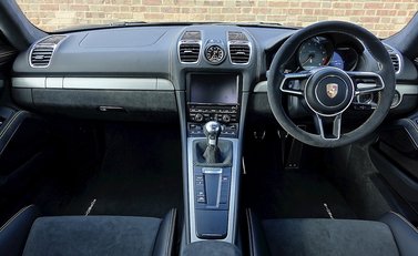 Porsche Cayman GT4 Clubsport 7