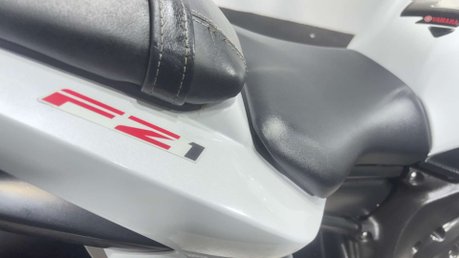 Yamaha FZ1 FAZER 2011 ONLY 19K VERY CLEAN 1000CC NAKED MOT SERVICED 30