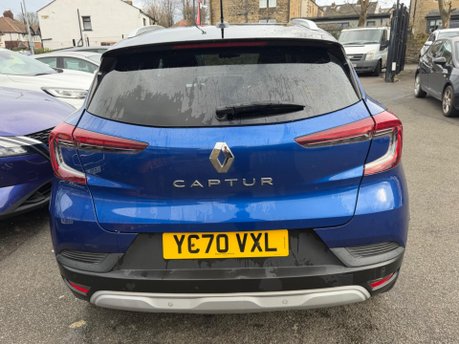 Renault Captur ICONIC TCE 6